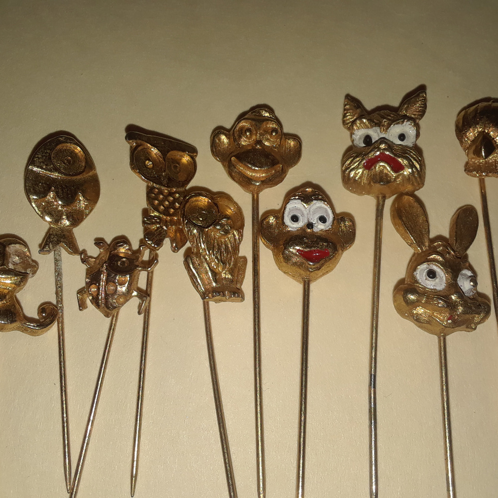 Animal Pins, 131 total